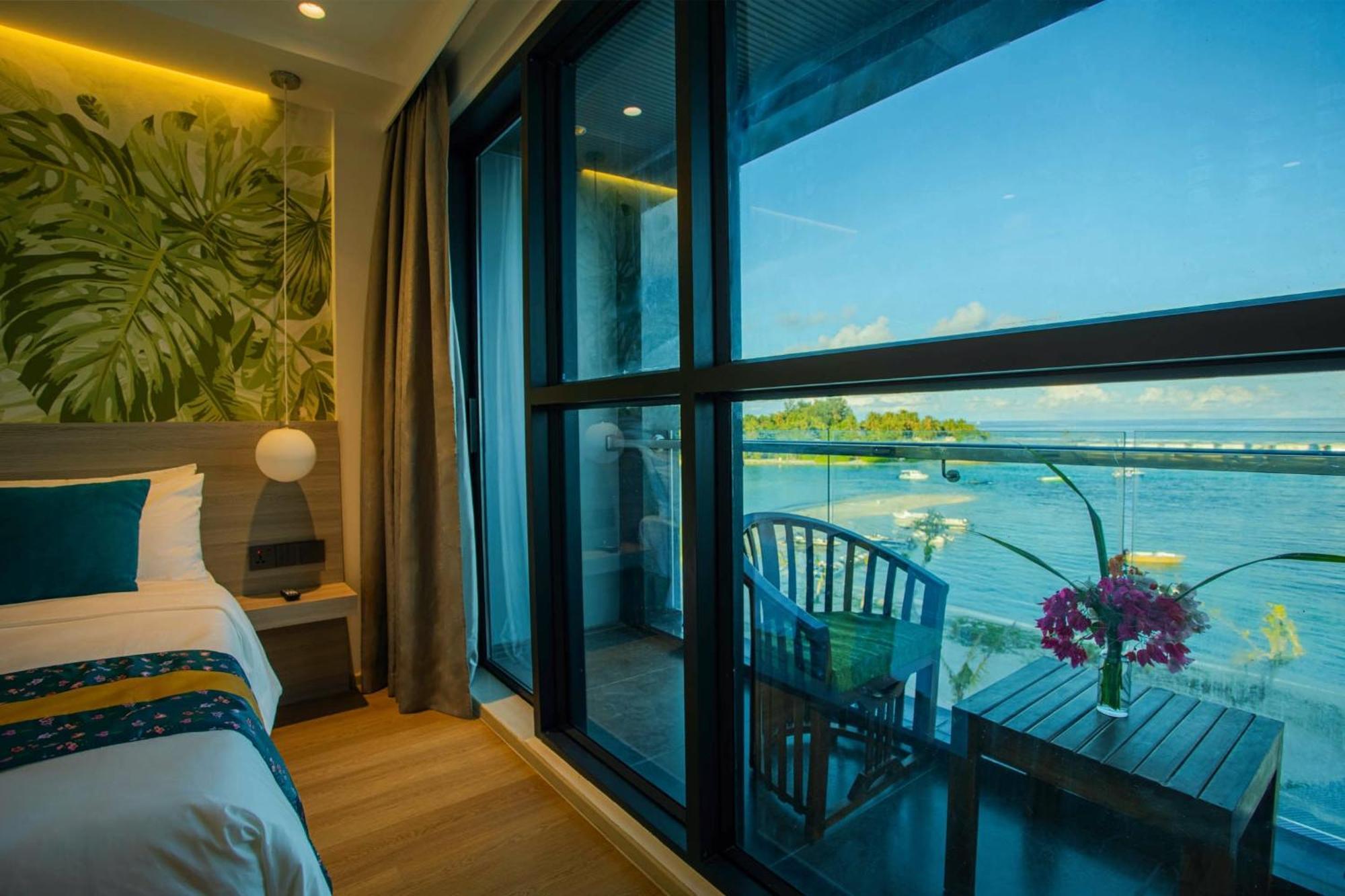 Beach Hotel Guraidhoo Экстерьер фото